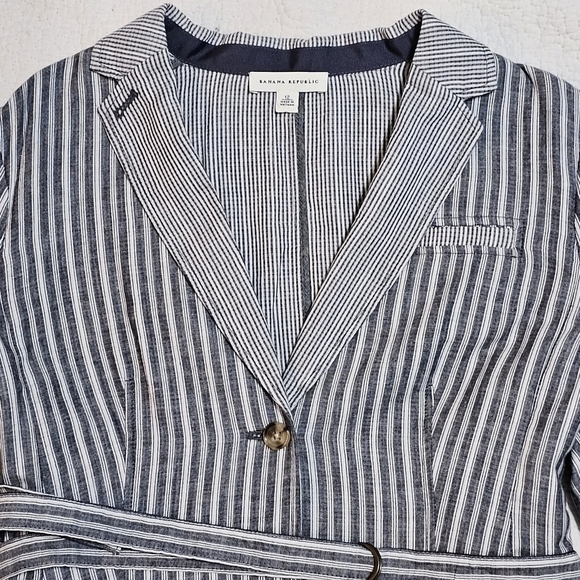 Banana Republic Light-Weight Cotton Striped Belted Blazer Blue/White. Size 12. - Picture 4 of 11